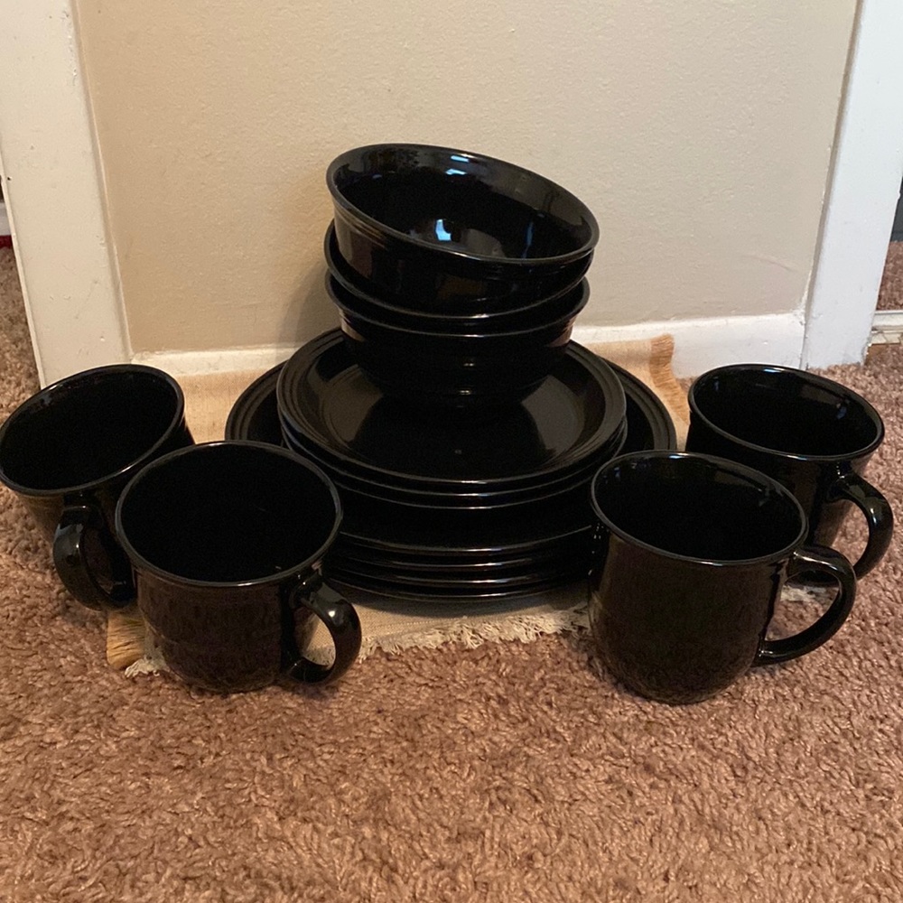 Mainstays Black Dish Set